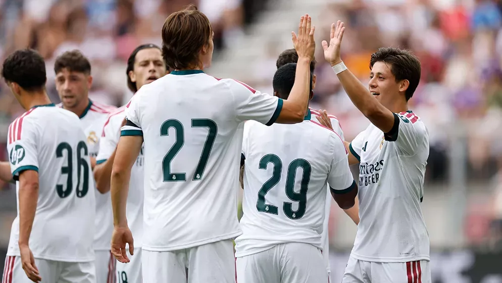 El Real Madrid se estrena con empate y deja destellos en los primeros 45'